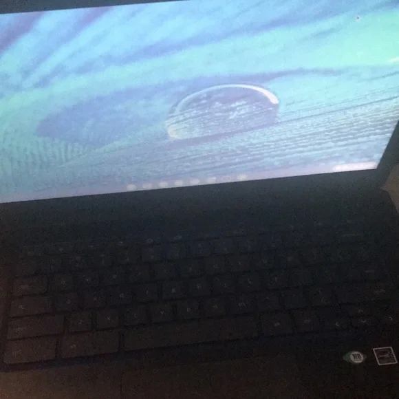 I am selling a Samsung galaxy tabletw/charger and Chromebook laptop w/charger